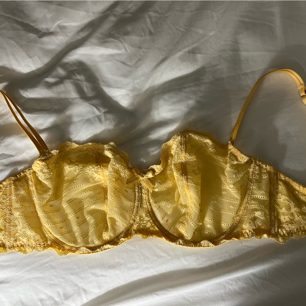 Yellow Lace Bra Size 36DDD